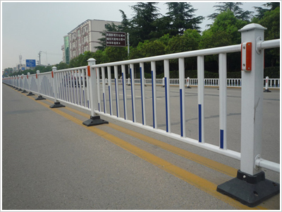 道路<a href='http://m.dyfmdq.com' target='_blank'><u>護欄</u></a>